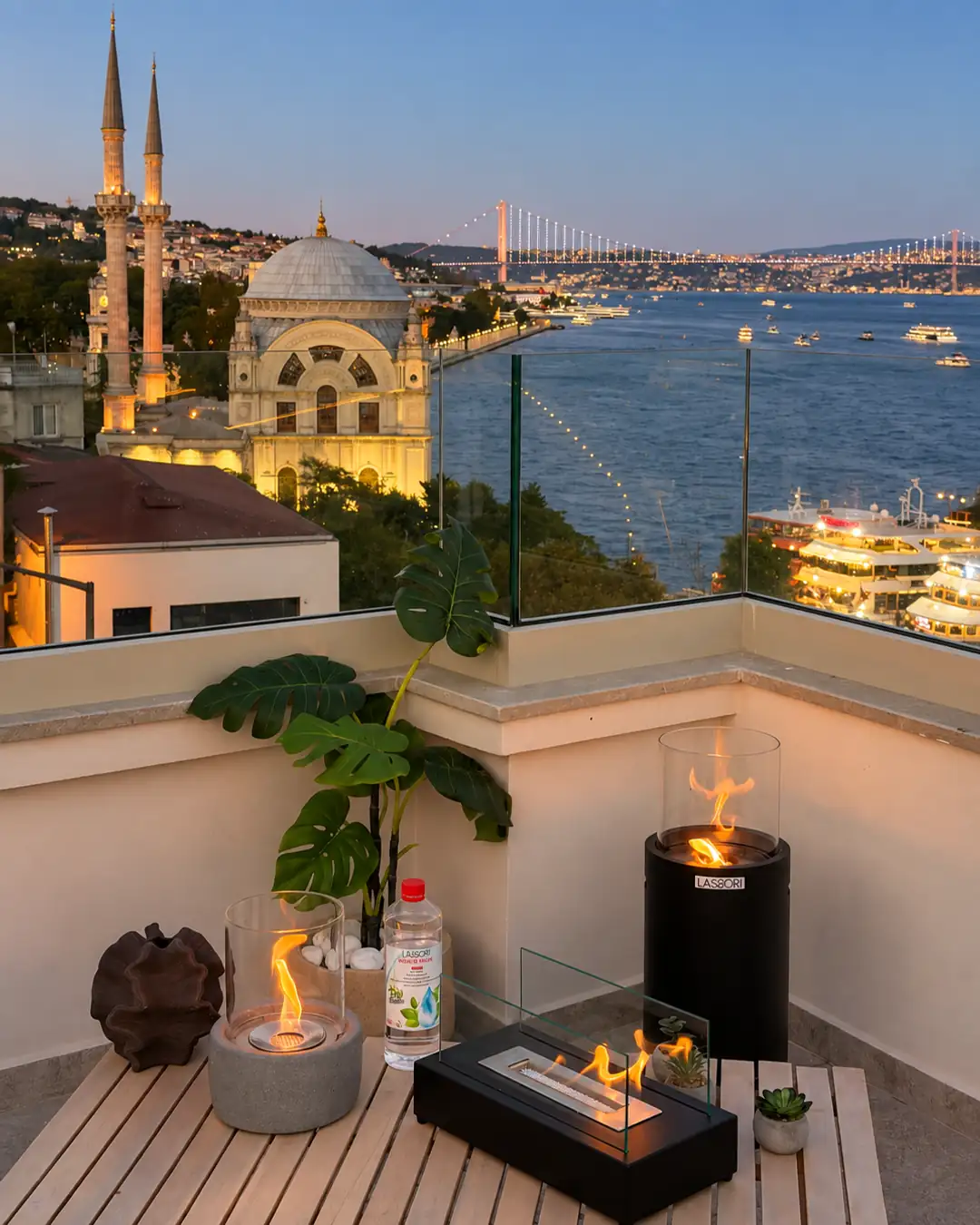 İstanbul terasında yanan Lassori bioetanol şömineler